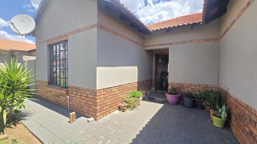 3 Bedroom Property for Sale in Waterkloof North West